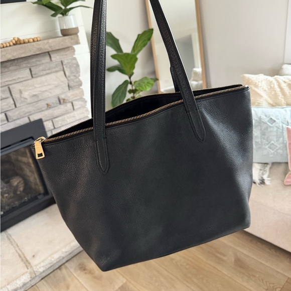 Black coach Tote - Picture 2 of 6